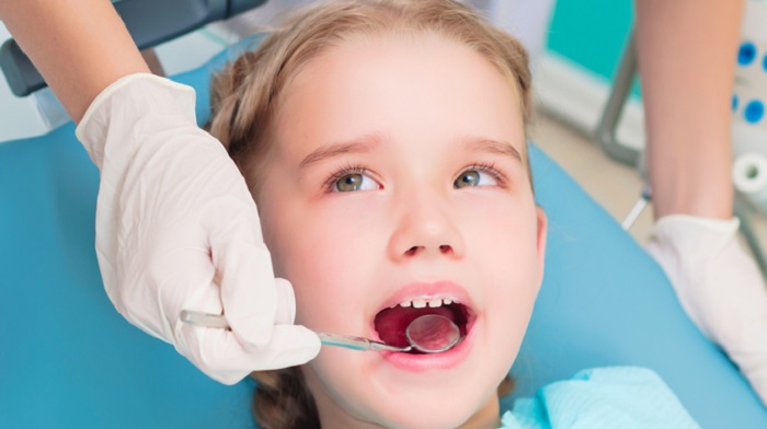 Nhổ răng sữa cho trẻ em - Kỹ thuật nhẹ nhàng và không gây đau đớn 3