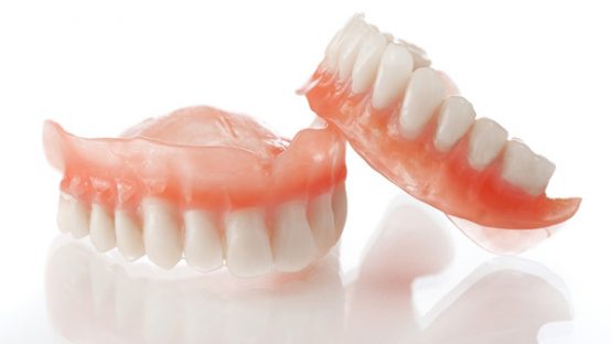 Răng sứ tháo lắp – Phục hình mất nhiều răng, mất răng toàn hàm bền đẹp