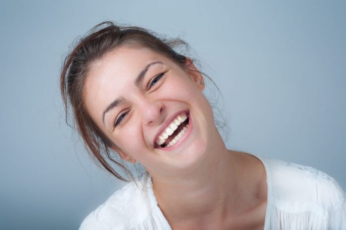 Bọc răng sứ bị viêm lợi – Làm thế nào để khắc phục?