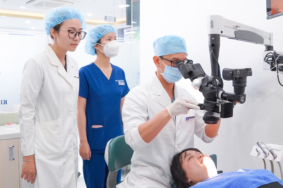 Kính hiển vi nha khoa giúp bác sĩ Nha Khoa Kim nâng tầm độ chính xác điều trị lên 99% 