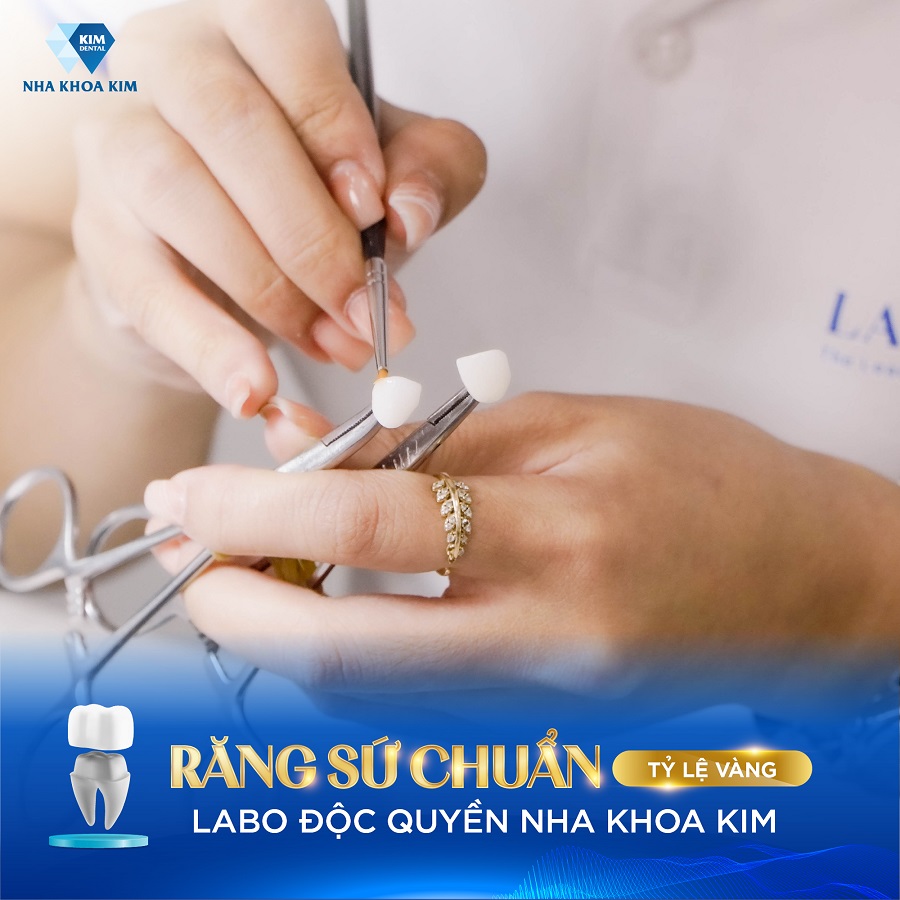 Răng sứ độc quyền của Nha Khoa Kim được sản xuất tại Labo riêng đạt chứng nhận ISO 13485:2016 quốc tế