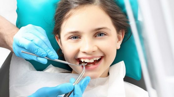 Nhổ răng trẻ em nhanh chóng, nhẹ nhàng và không gây đau đớn