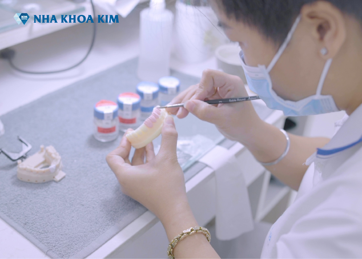 nhà máy răng sứ Nha Khoa Kim