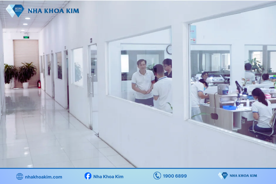 Nha Khoa Kim sở hữu nhà máy răng sứ riêng, sản xuất răng sứ độc quyền cao cấp