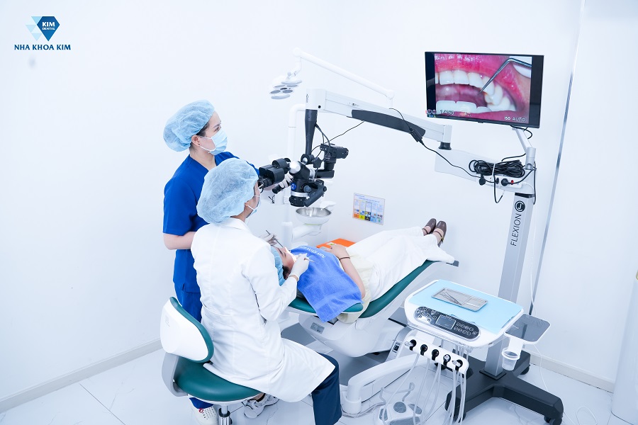 Kính hiển vi nha khoa phóng đại hình ảnh lên đến 20-40 lần tại Nha Khoa Kim