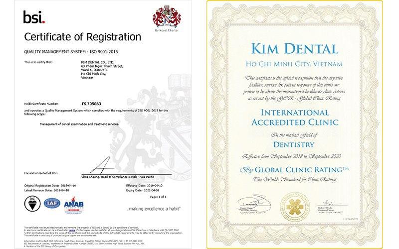 Nha Khoa Kim là một trong những nha khoa đầu tiên và  tại Việt Nam đạt được chứng nhận Tiêu chuẩn quản lý chất lượng  ISO 9001:2015 Vương Quốc Anh cấp. Giải thưởng danh giá Top 50 GCR nha khoa uy tín toàn cầu do Hoa Kỳ đánh giá tất cả các phòng khám nha khoa toàn cầu