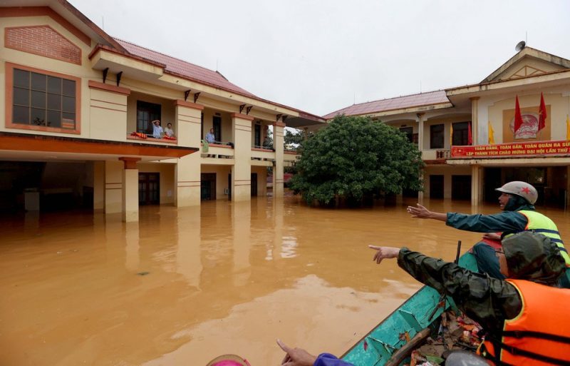 miền Trung chống lũ - 2