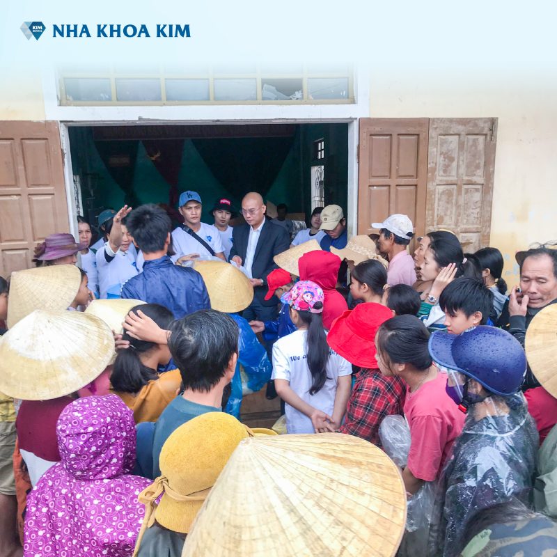 nha khoa Kim làm từ thiện 3