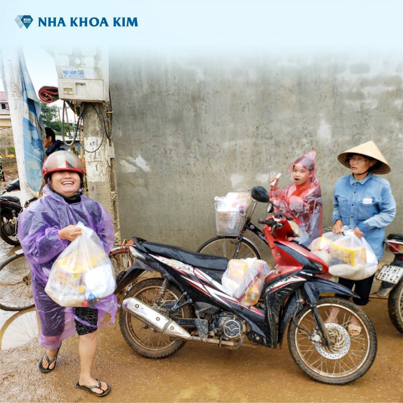 nha khoa Kim làm từ thiện 1