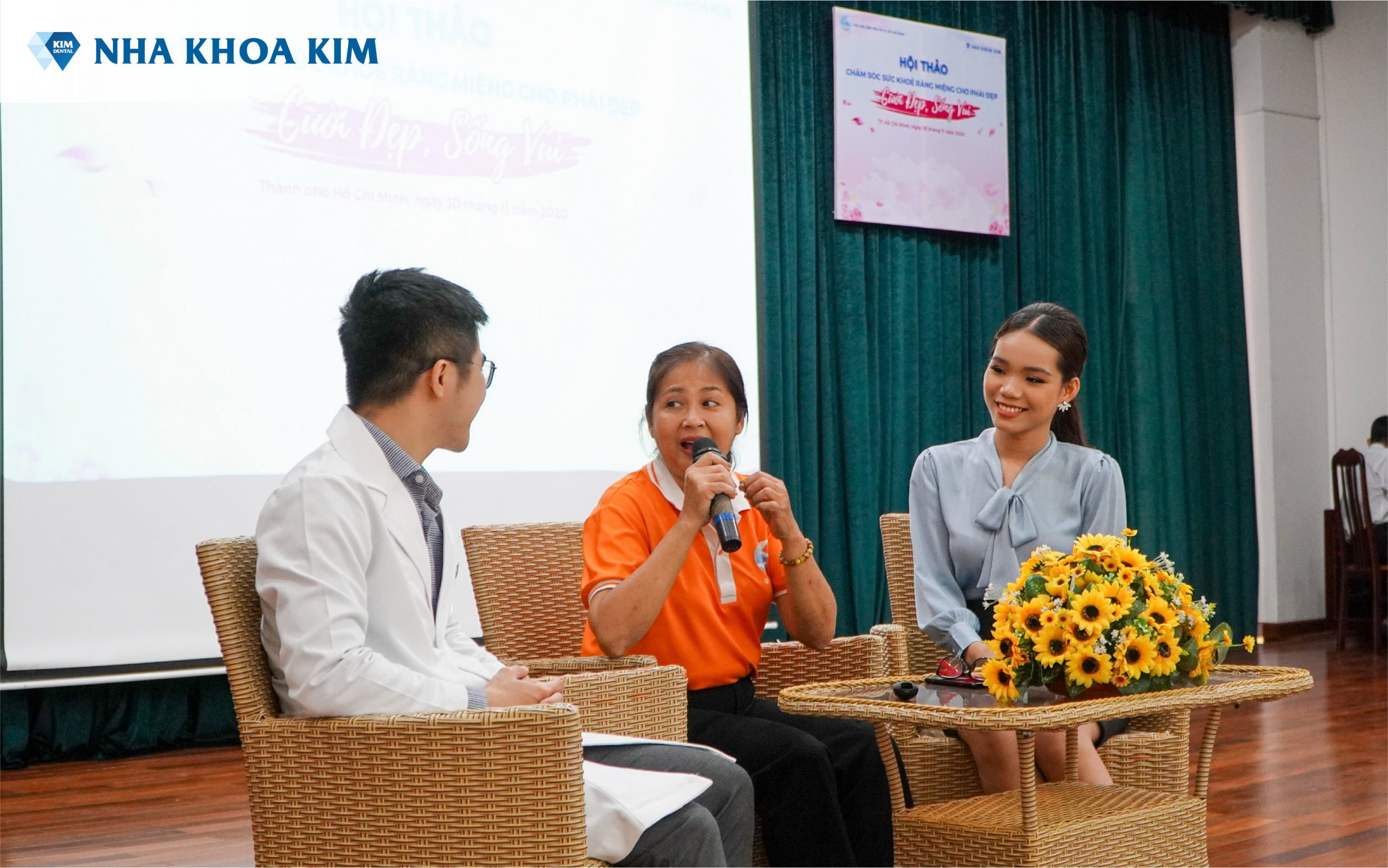 Nha Khoa Kim chăm sóc nụ cười phụ nữ Hội LHPN Quận 3 tại Hội Thảo “Cười Đẹp – Sống vui” Nha Khoa Kim chăm sóc nụ cười phụ nữ Hội LHPN Quận 3 tại Hội Thảo “Cười Đẹp – Sống vui”