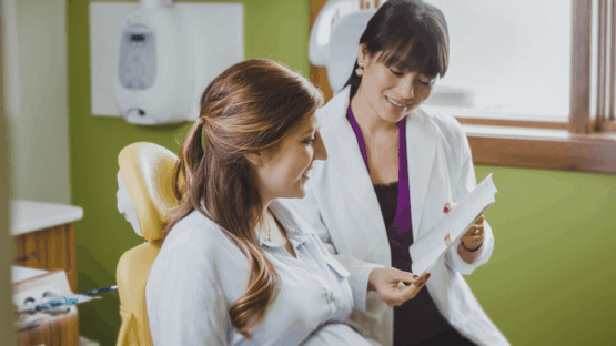 Bầu có đi lấy cao răng được không? Quy trình thực hiện tại Nha Khoa Kim