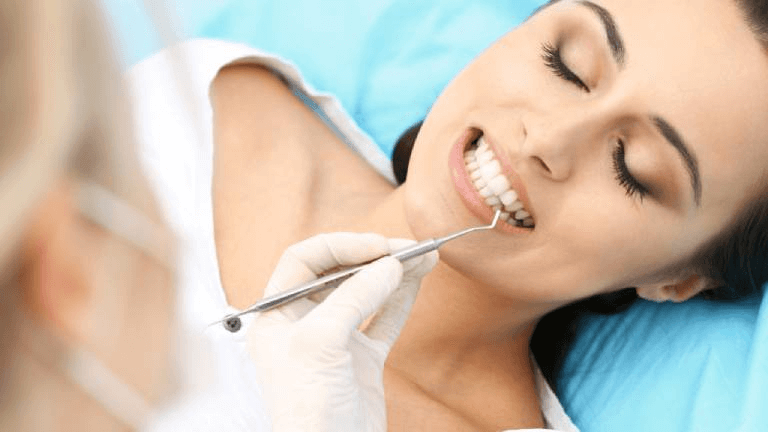 Lấy cao răng là phương pháp nha khoa đơn giản, bà bầu có thể thực hiện