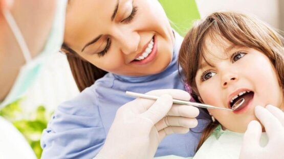 Có nên niềng răng cho bé 7 tuổi không? Những điều bạn cần biết