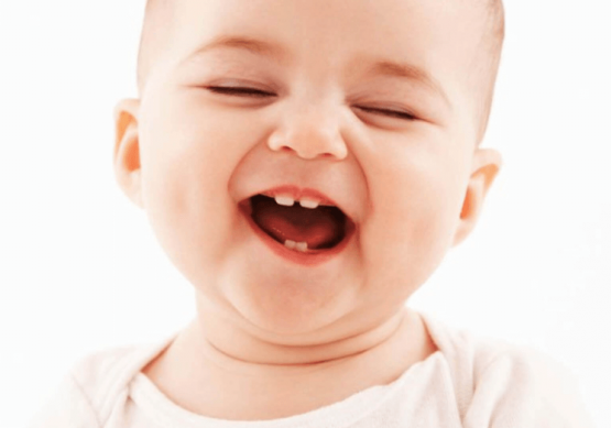 Trẻ mấy tháng mọc răng? Các dấu hiệu và thứ tự mọc răng ở trẻ