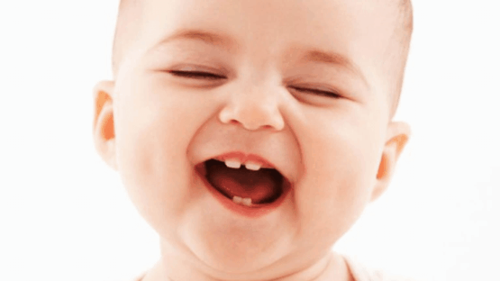 Trẻ mấy tháng mọc răng đầu tiên? Các dấu hiệu và thứ tự mọc răng ở trẻ