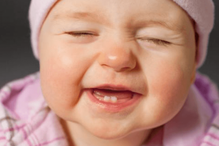 Dấu hiệu nhận biết trẻ mọc răng