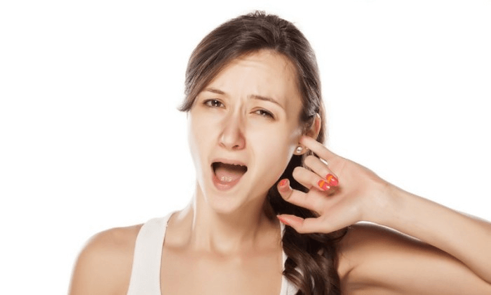 Viêm tai ngoài gây tình trạng đau tai khi nuốt nước bọt