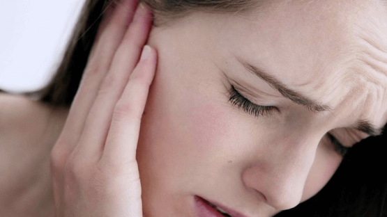 Tình trạng nuốt nước bọt đau tai là gì? Nguyên nhân và cách khắc phục