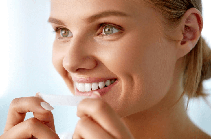 Cách dùng miếng dán trắng răng đúng chuẩn