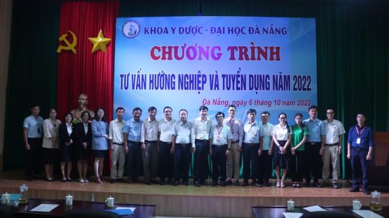 Nha Khoa Kim tư vấn hướng nghiệp tại Khoa Y Dược Đại Học Đà Nẵng