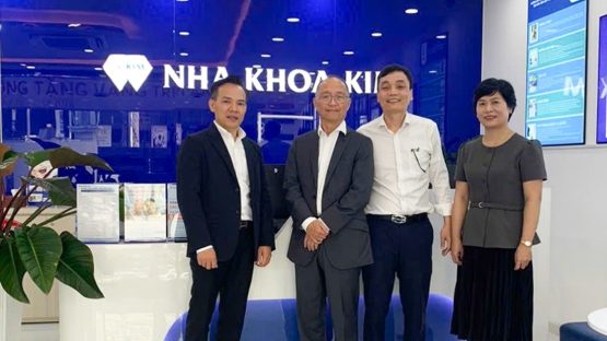 Chào mừng GS.TS Ngô Chí Hiền đến thăm Nha Khoa Kim